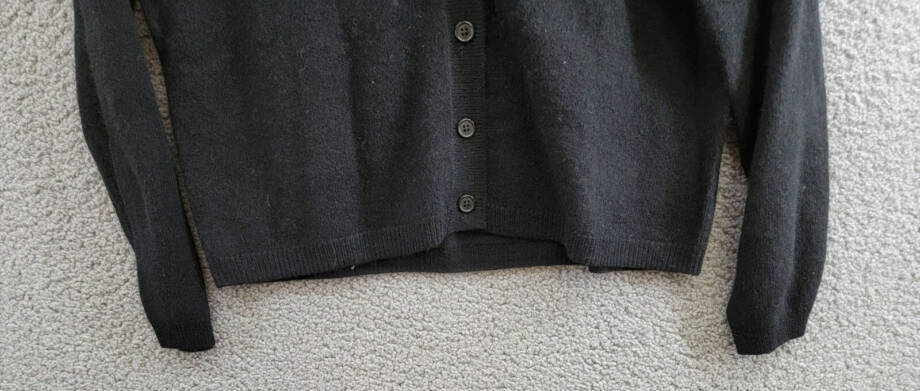 C by Bloomingdale's Cashmere V-Neck Cardigan Women's XS Black Button Closure L/S