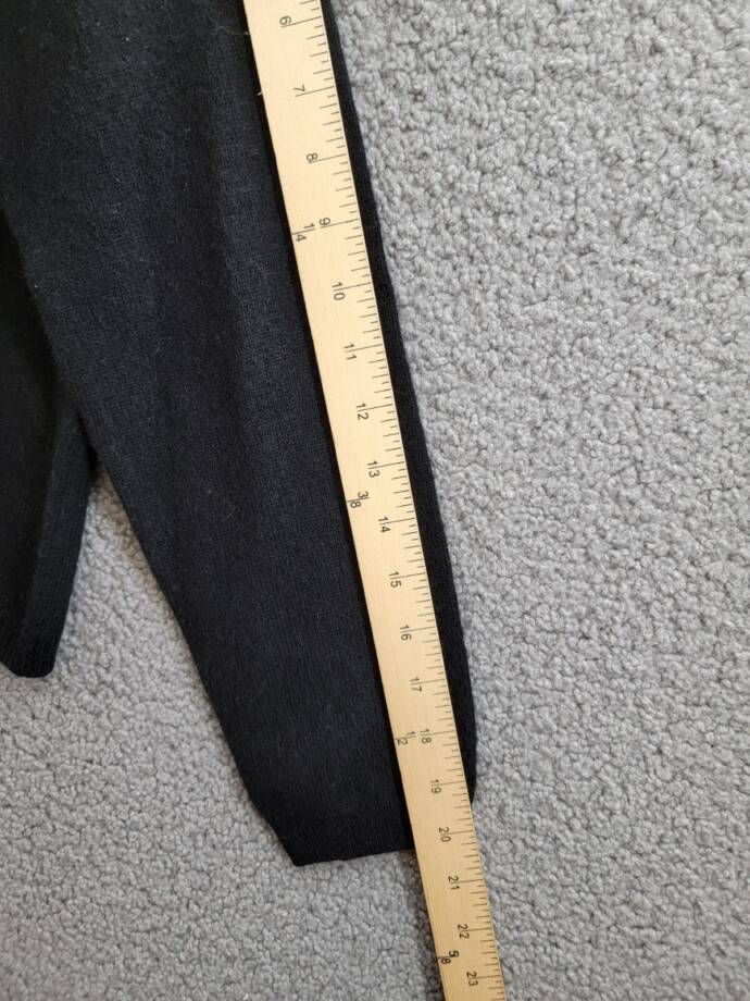 C by Bloomingdale's Cashmere V-Neck Cardigan Women's XS Black Button Closure L/S