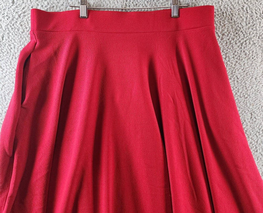 White Mark Plus Size Flared Midi Skirt Women's 1XL Red Pull On Style 2 Pockets