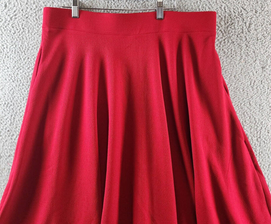 White Mark Plus Size Flared Midi Skirt Women's 1XL Red Pull On Style 2 Pockets