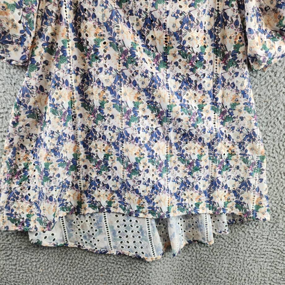 Gracia Floral Eyelet Hi-Low Top Women's S Multi Open Back Short Sleeve Pullover