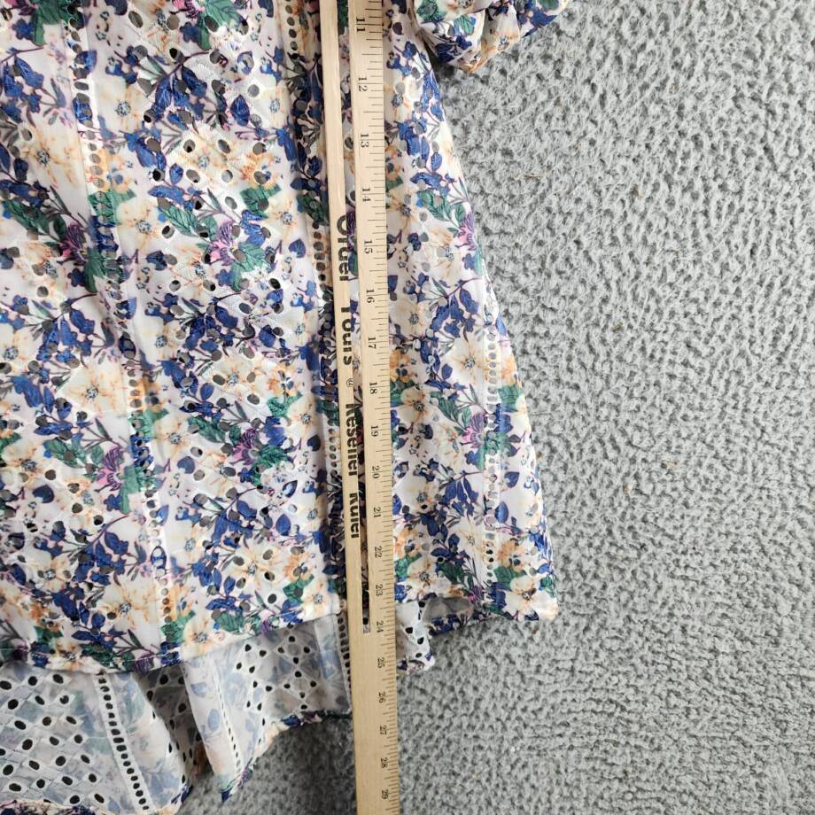 Gracia Floral Eyelet Hi-Low Top Women's S Multi Open Back Short Sleeve Pullover