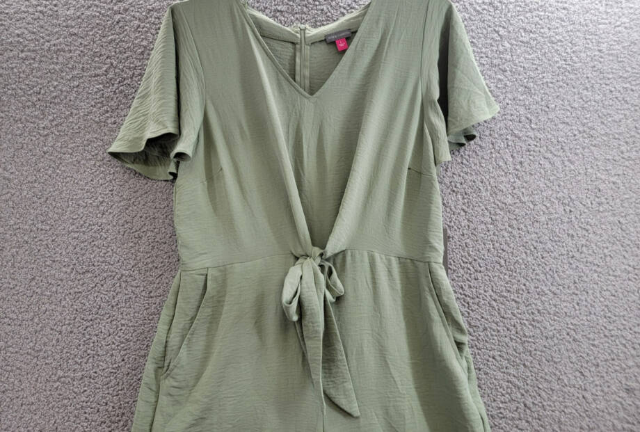 VINCE CAMUTO Flutter Sleeve Crop Wide Leg Jumpsuit Women's L Olive Mist Zip Back