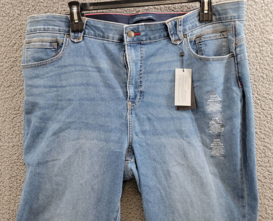 Tommy Hilfiger Plus Size TH Flex Waverly Jeans Womens 22W Chesapeake Wash Button