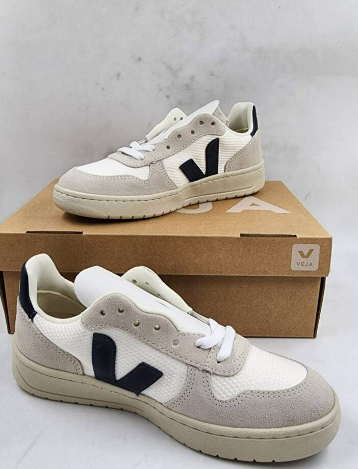 Veja V-10 B-Mesh Nautico Sneakers Women's 6US White Round Toe Lace Up Closure