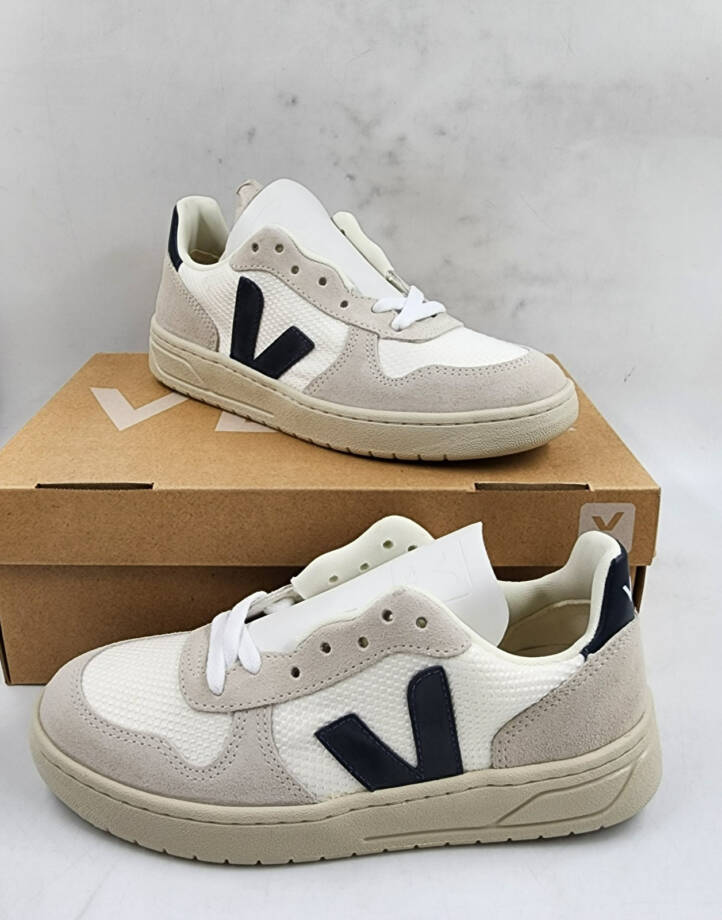 Veja V-10 B-Mesh Nautico Sneakers Women's 6US White Round Toe Lace Up Closure
