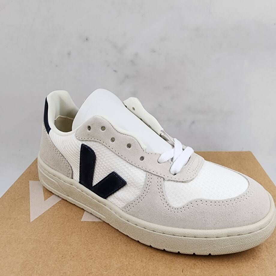 Veja V-10 B-Mesh Nautico Sneakers Women's 6US White Round Toe Lace Up Closure
