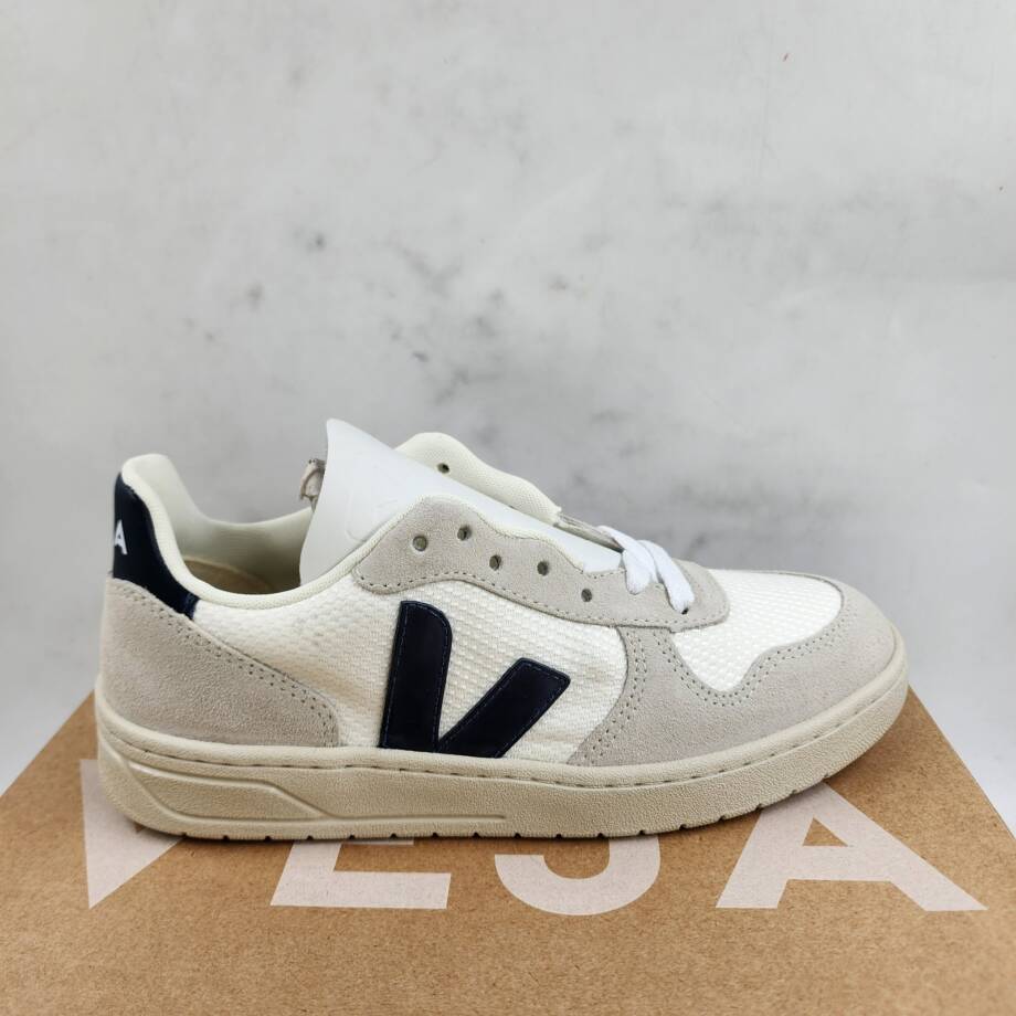 Veja V-10 B-Mesh Nautico Sneakers Women's 6US White Round Toe Lace Up Closure