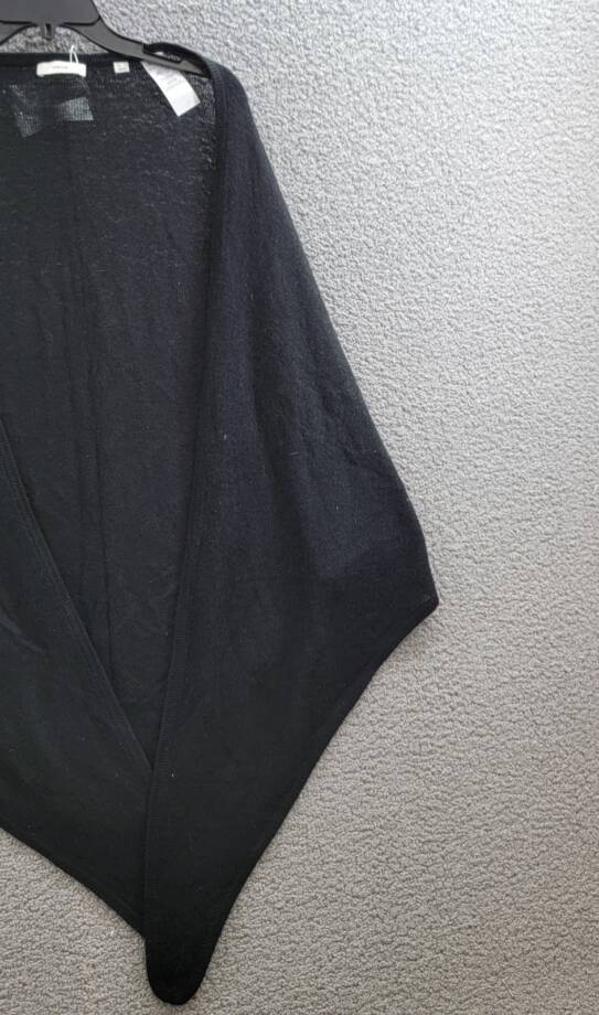Vince Cashmere Featherweight Triangle Wrap Womens One Size Black Multifunctional