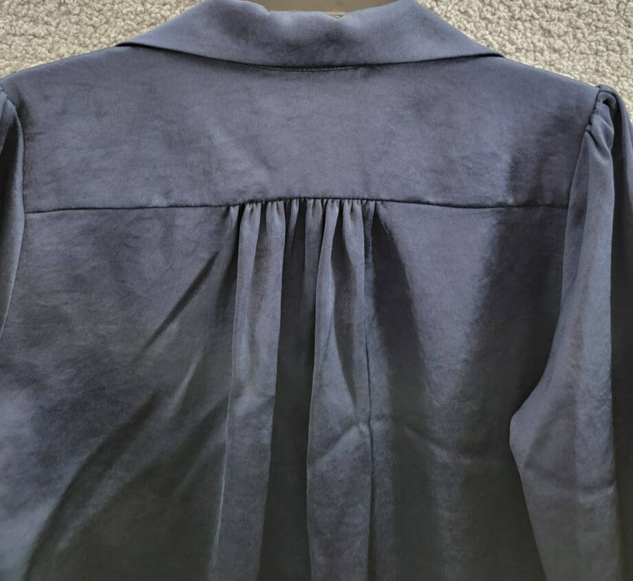Karen Kane Shirred Blouse Women's S Navy Solid Collared Long Sleeve Button Front