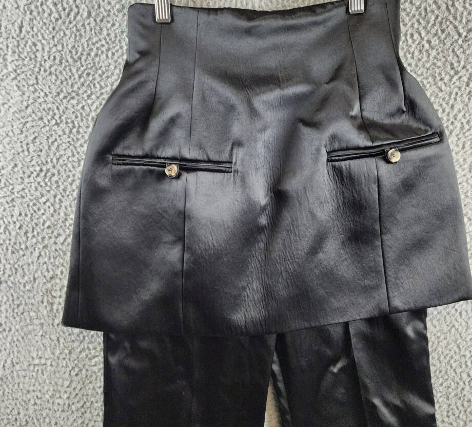 A.W.A.K.E. MODE Layered Skirt Pants Womens 36 Black Welt Pocket Back Zip Closure