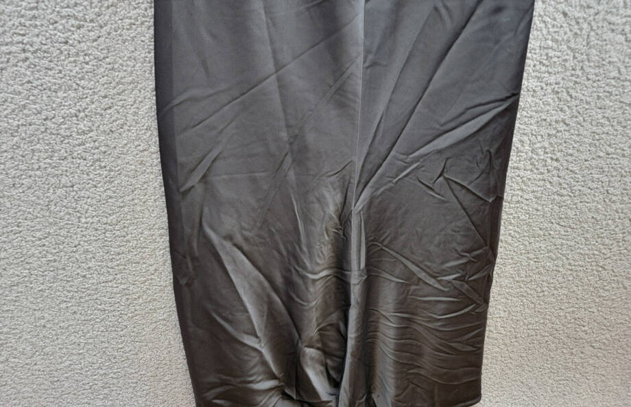 BCBGMAXAZRIA Cowl Neck Halter Gown Women's 6 Black Twist Detail Side Zip Closure
