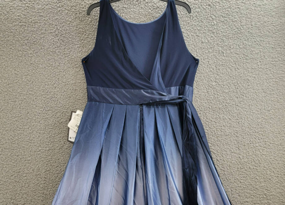 SLNY Fashions Ombré Satin Bow Sash Gown Women's 16 Navy/Wedgewood Zip Closure