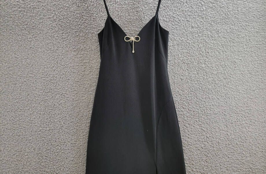 Adrianna by Adrianna Papell Knit Crepe Column Gown Women's 2 Black Back Zip