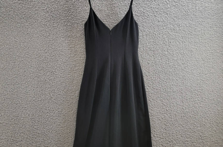 Adrianna by Adrianna Papell Knit Crepe Column Gown Women's 2 Black Back Zip