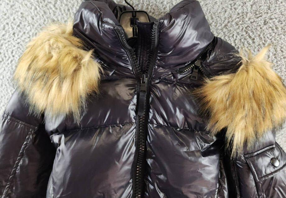 AQUA Gloss Allie Faux Fur Trim Down Puffer Jacket Women's M Black Zip Closure
