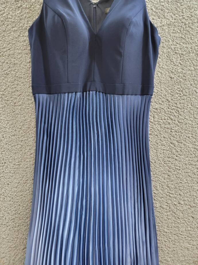 AQUA Pleated Shimmer Mixed Media Gown Women's 16 Navy/Blue V-Neck Back Zipped