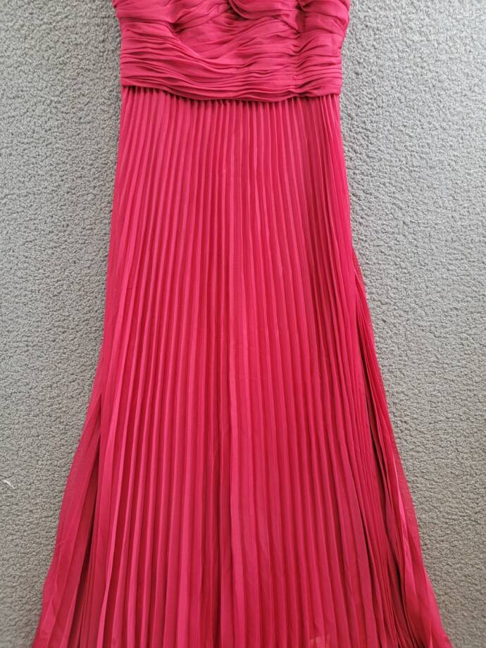 AQUA Pleated Chiffon Gown Women's 12 Red Solid Sweetheart Neck Back Zip Closure