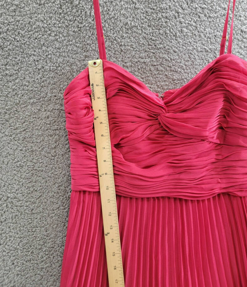 AQUA Pleated Chiffon Gown Women's 12 Red Solid Sweetheart Neck Back Zip Closure