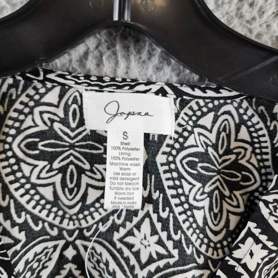 Japna Faux Wrap Printed Cropped Tie Front Top Women's S Black/White V-Neck L/S