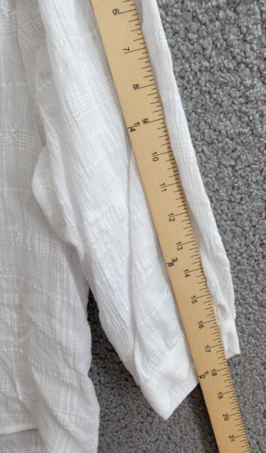 Sanctuary The Femme Shirt Women's XXS White Round Neck Button Front Closures~