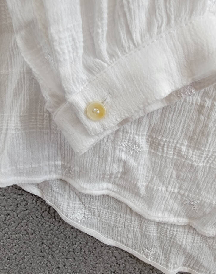 Sanctuary The Femme Shirt Women's XXS White Round Neck Button Front Closures~