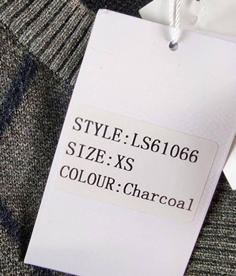 Nancy Yang Cardigan Women's XS Charcoal Round Neck Button Closures Long Sleeves~