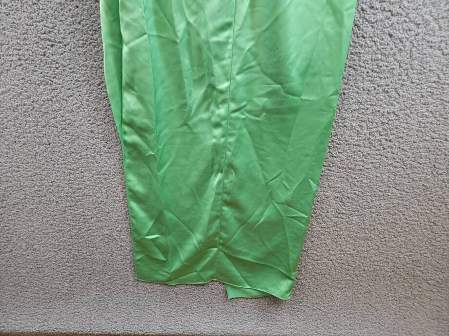 BCBGMAXAZRIA Back Twist Halter Cowl Neck Gown Women's 4 Green Back Zip Closure