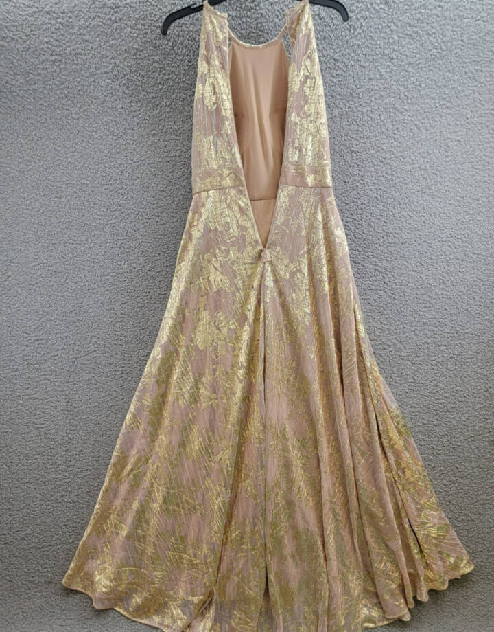 AQUA Foil Knit Metallic Halter Gown Women's 2 White/Pink/Gold Back Zip Closure