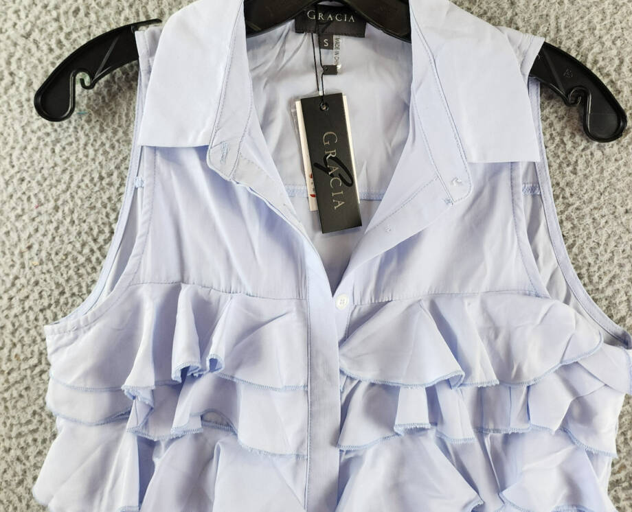 Gracia Sleeveless Ruffle Front Top Women's S Light Blue Collared Button Closure