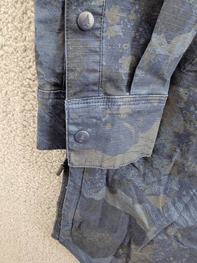 BASS OUTDOOR Ripstop Utility Shacket Men's M Rock Camo/Navy Blazer Button Snap