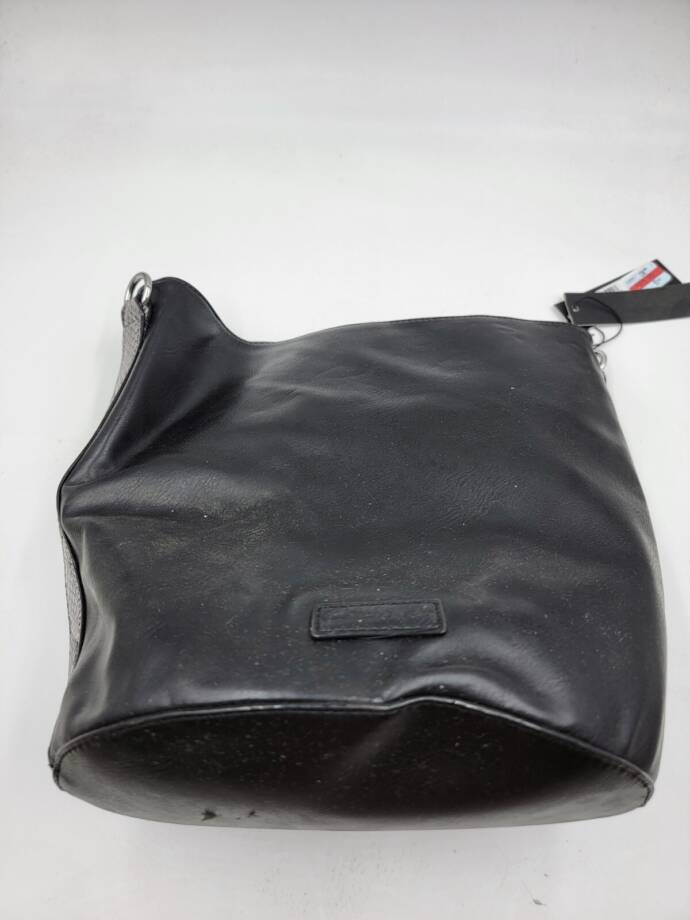 Circus by Sam Edelman Canyon Bucket Bag Women's Black Magnetic Snap Closure