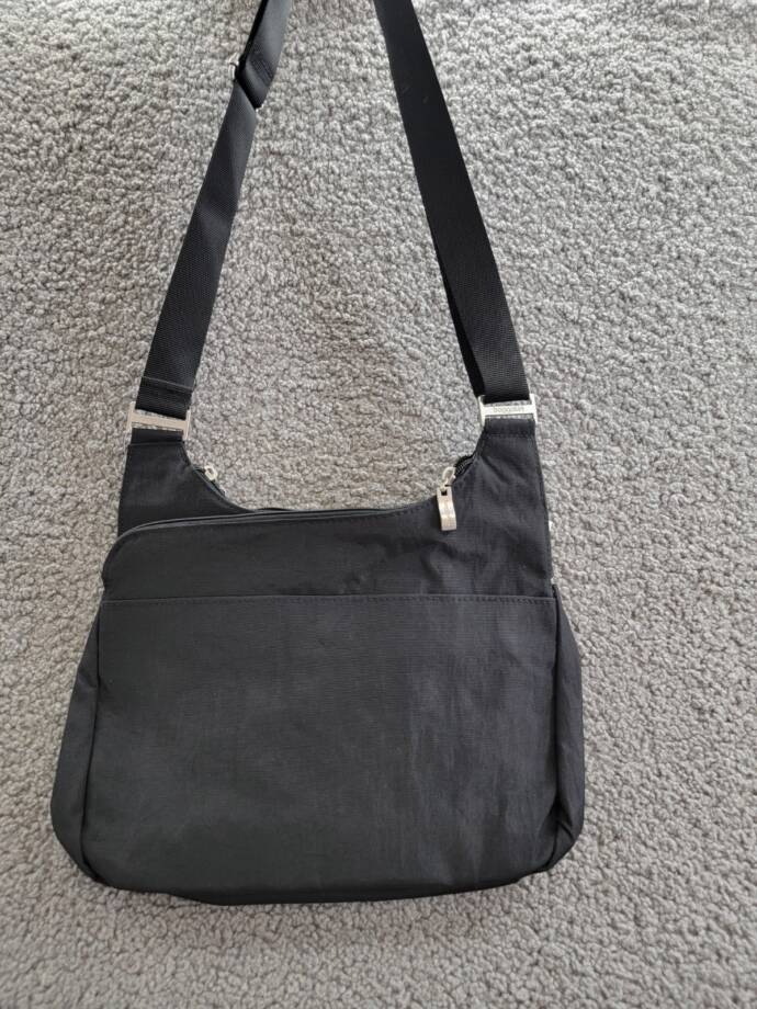 Baggallini Cross Over Crossbody with Rfid Women's Black Adjustable Zip Closure