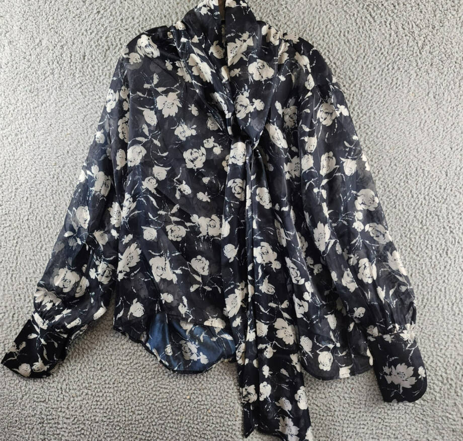 Gracia Chiffon Scarf Neck Blouse Women's S Black/White Floral Button Front L/S