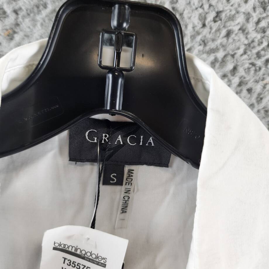 Gracia Ruffle Front Blouse Women's S White Collared Sleeveless Button Closure