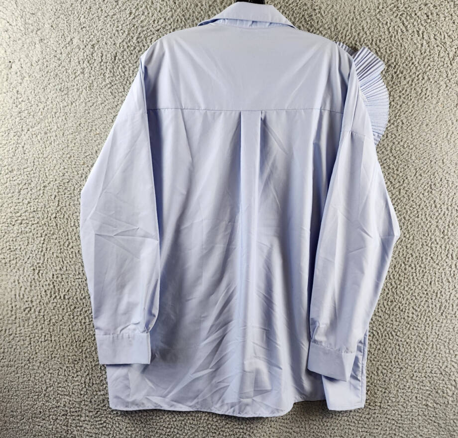 N By Nancy Appliqué Pleated Flower Shirt Women's L Light Blue Button Closure