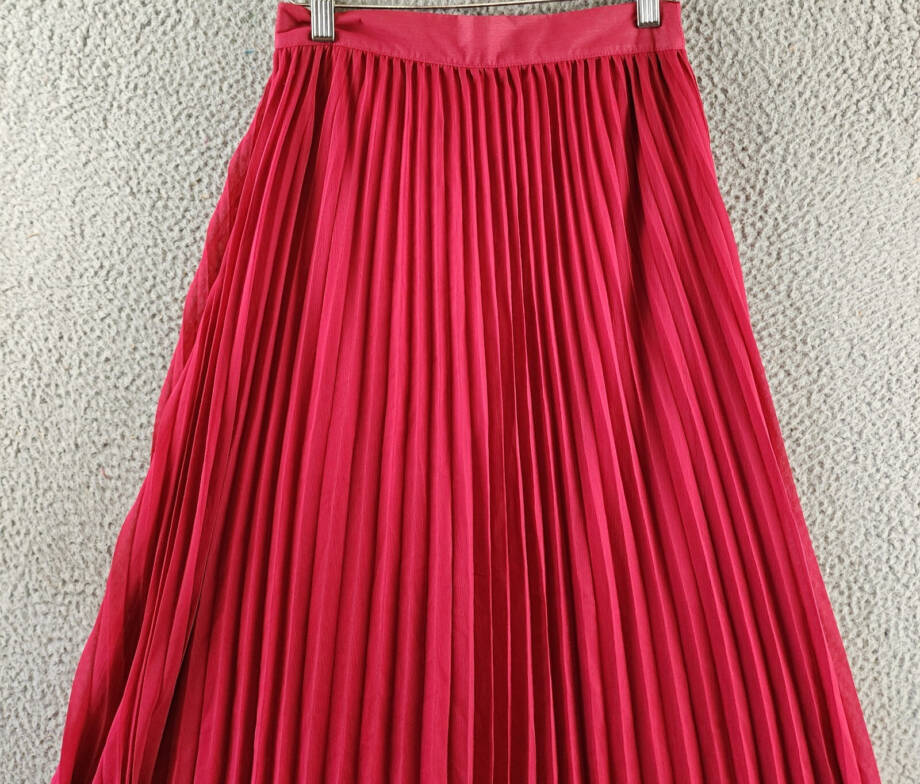 Adrienne Landau Onyx Pleated Skirt Women's XS Vivacious Solid Back Zip Closure