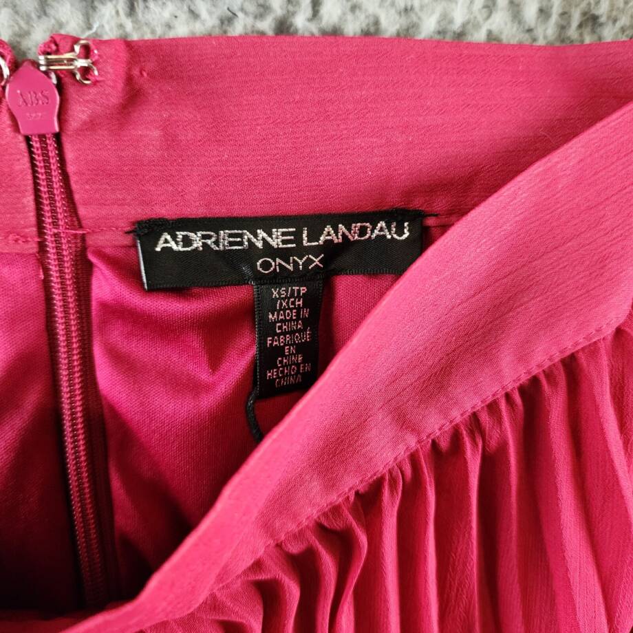Adrienne Landau Onyx Pleated Skirt Women's XS Vivacious Solid Back Zip Closure