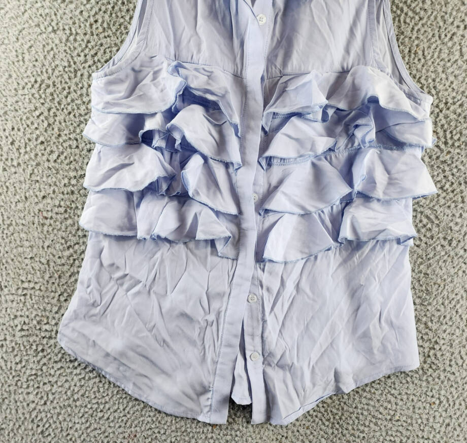 Gracia Ruffle Front Blouse Women's M Light Blue Collared Sleeveless Button Front