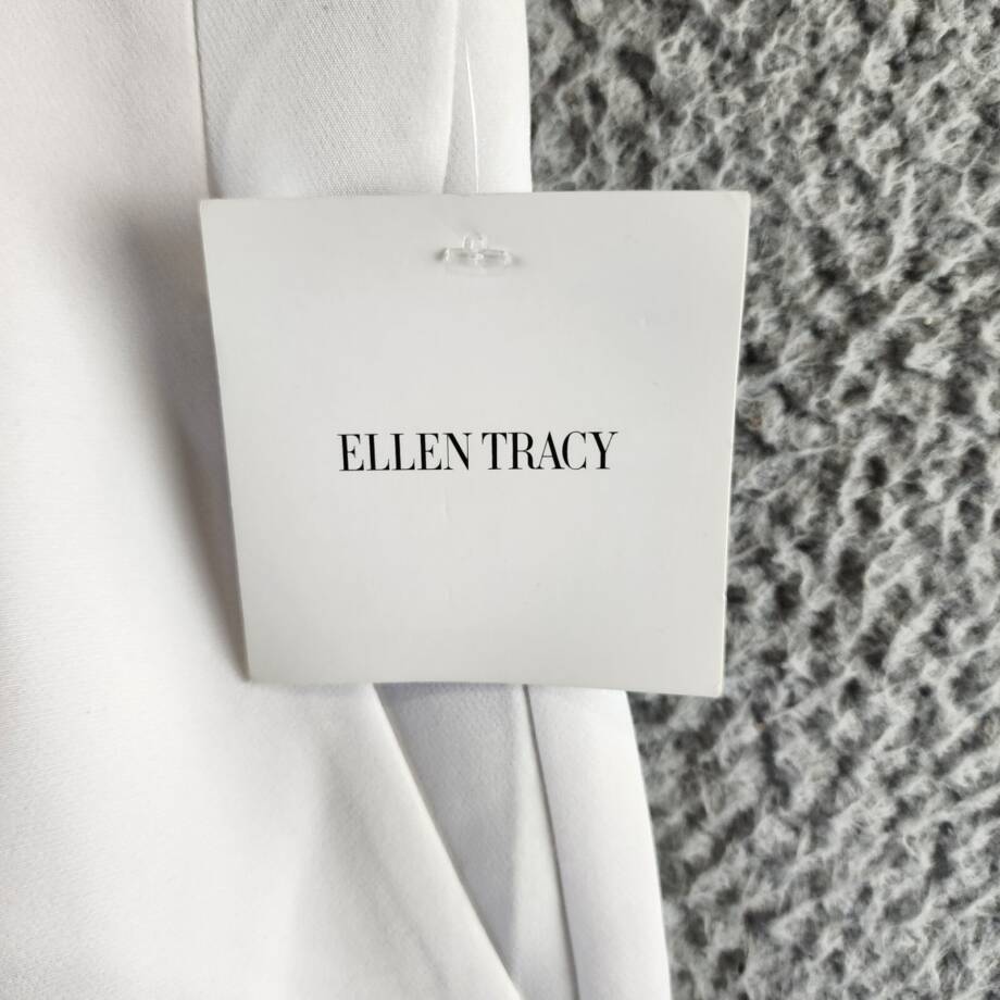 Ellen Tracy High Waisted Pleated Shorts Women's L White Zip Hook & Bar Closure