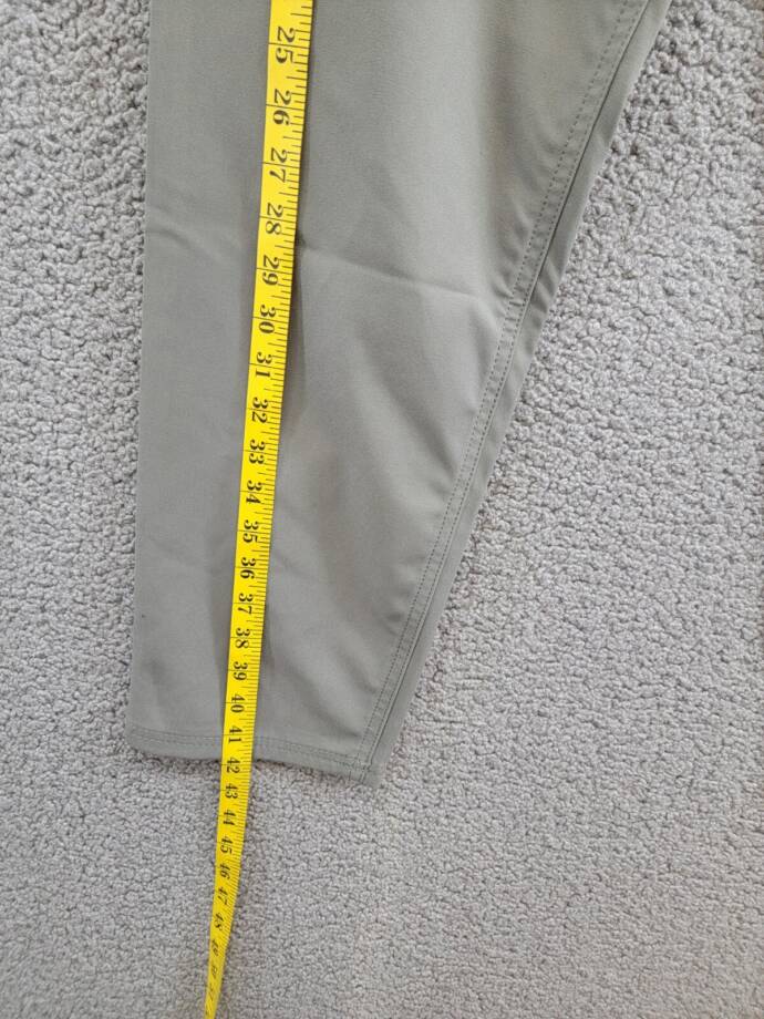BASS OUTDOOR Essential Tech Cargo Pants Men's 30 Castor Gray Button Zip Closure