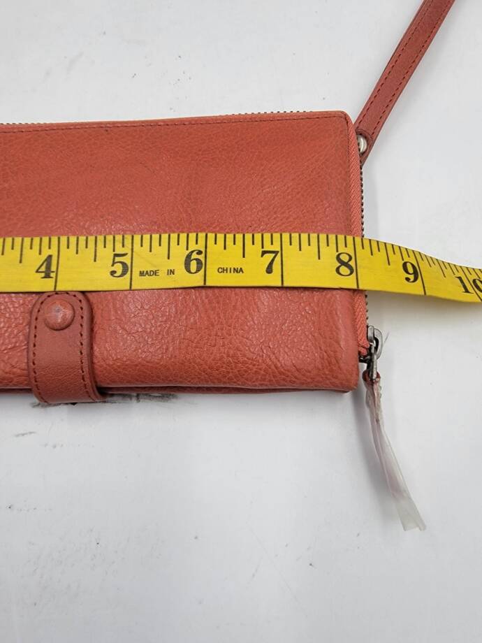 Old Trend Savanna Leather Wristlet Women's Zip Around Snap Closure