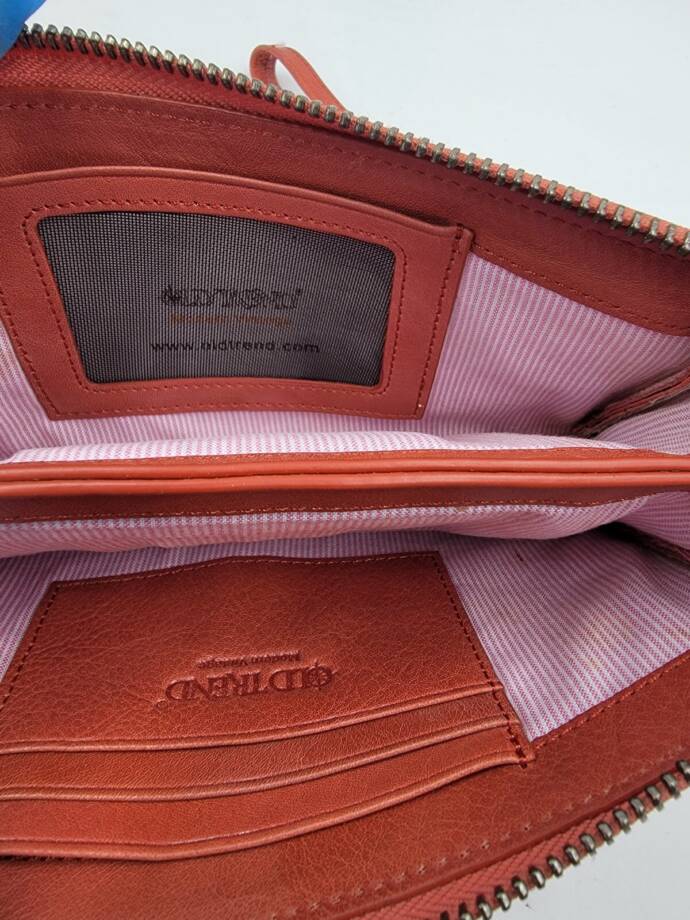 Old Trend Savanna Leather Wristlet Women's Zip Around Snap Closure