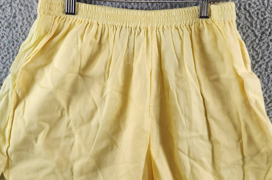 AQUA Pull On Shorts Women's Large Yellow Solid Side Pockets Elastic Waistband