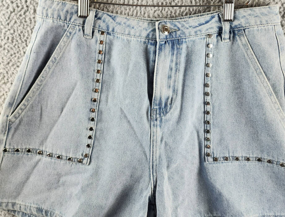 Gracia Embellished Shorts Women's L Blue Denim Side Pockets Button Zip Closure