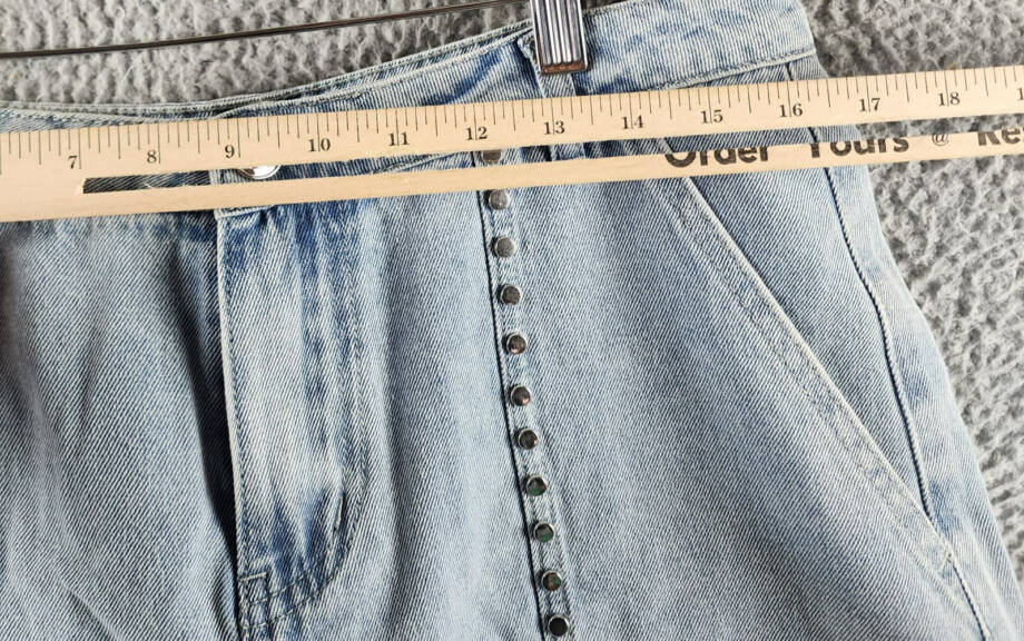 Gracia Embellished Shorts Women's L Blue Denim Side Pockets Button Zip Closure