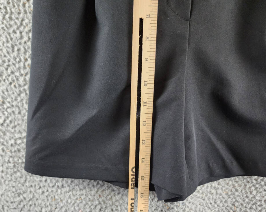 AQUA Pleated Faux Fly Shorts Womens XS Black W/ Side Pockets Elastic Back Waist