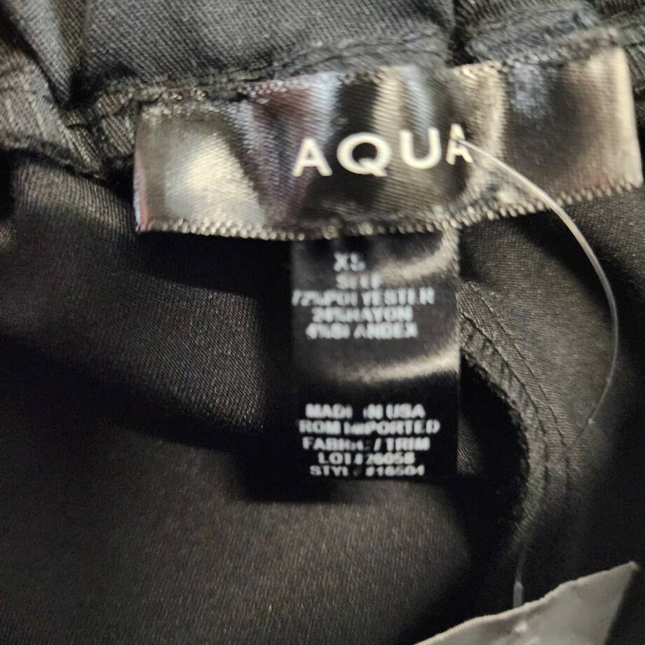 AQUA Pleated Faux Fly Shorts Womens XS Black W/ Side Pockets Elastic Back Waist