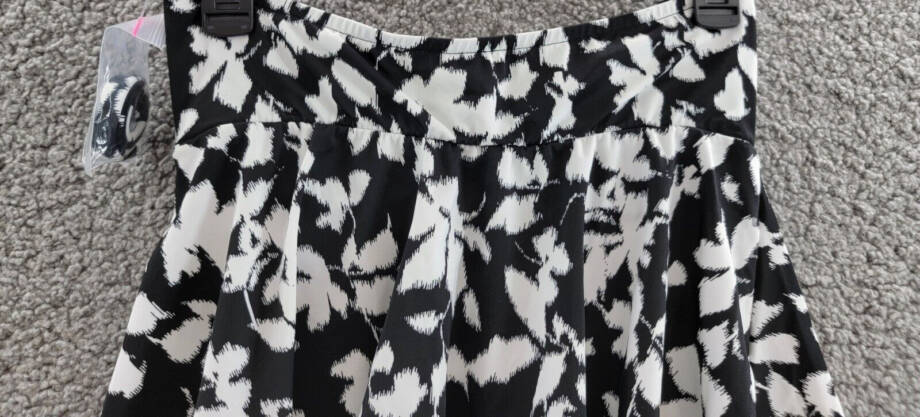 Swim Solutions Printed Flyaway Tankini Top Women's 8 Black/White Pullover