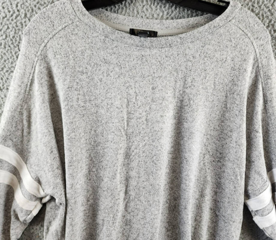 Aqua Athletic Stripe Sleeve Knit Sweatshirt Women's M Gray Heather Crewneck L/S